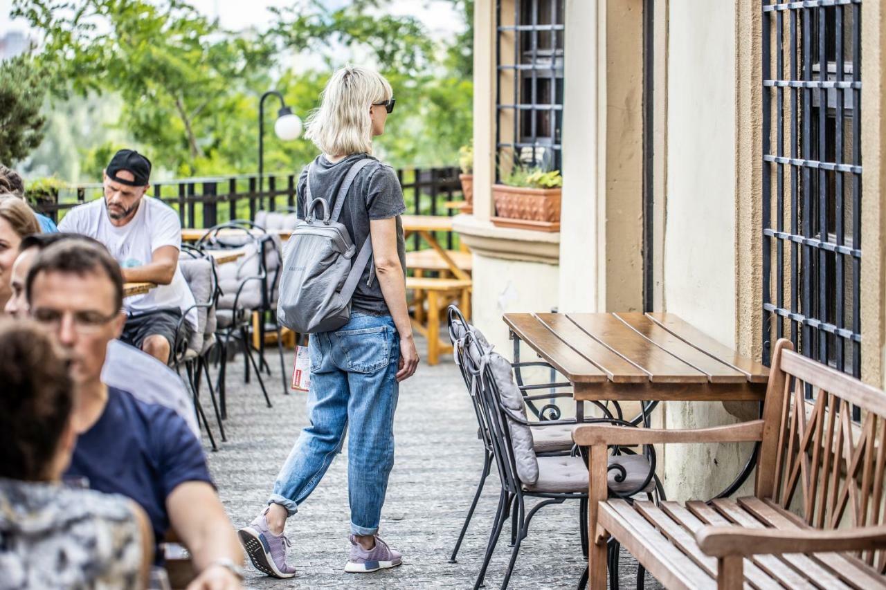 ברטיסלאבה Zeitlos Boutique Hostel מראה חיצוני תמונה